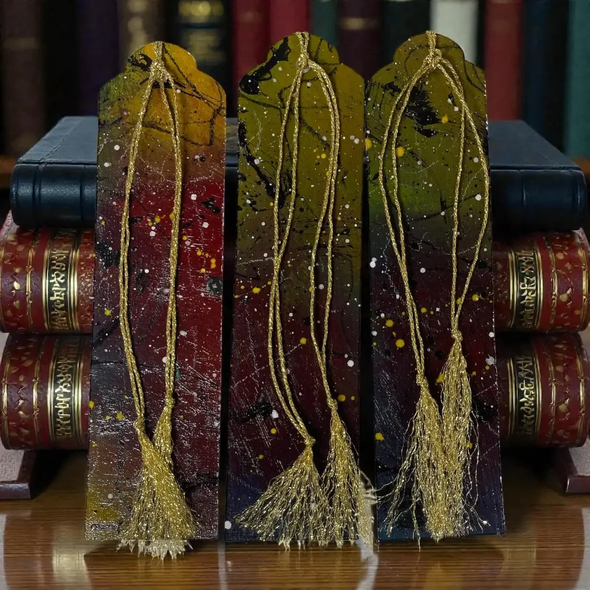 Artwork or textile design products with a specific technique and the name Premium Art – Bookmarks