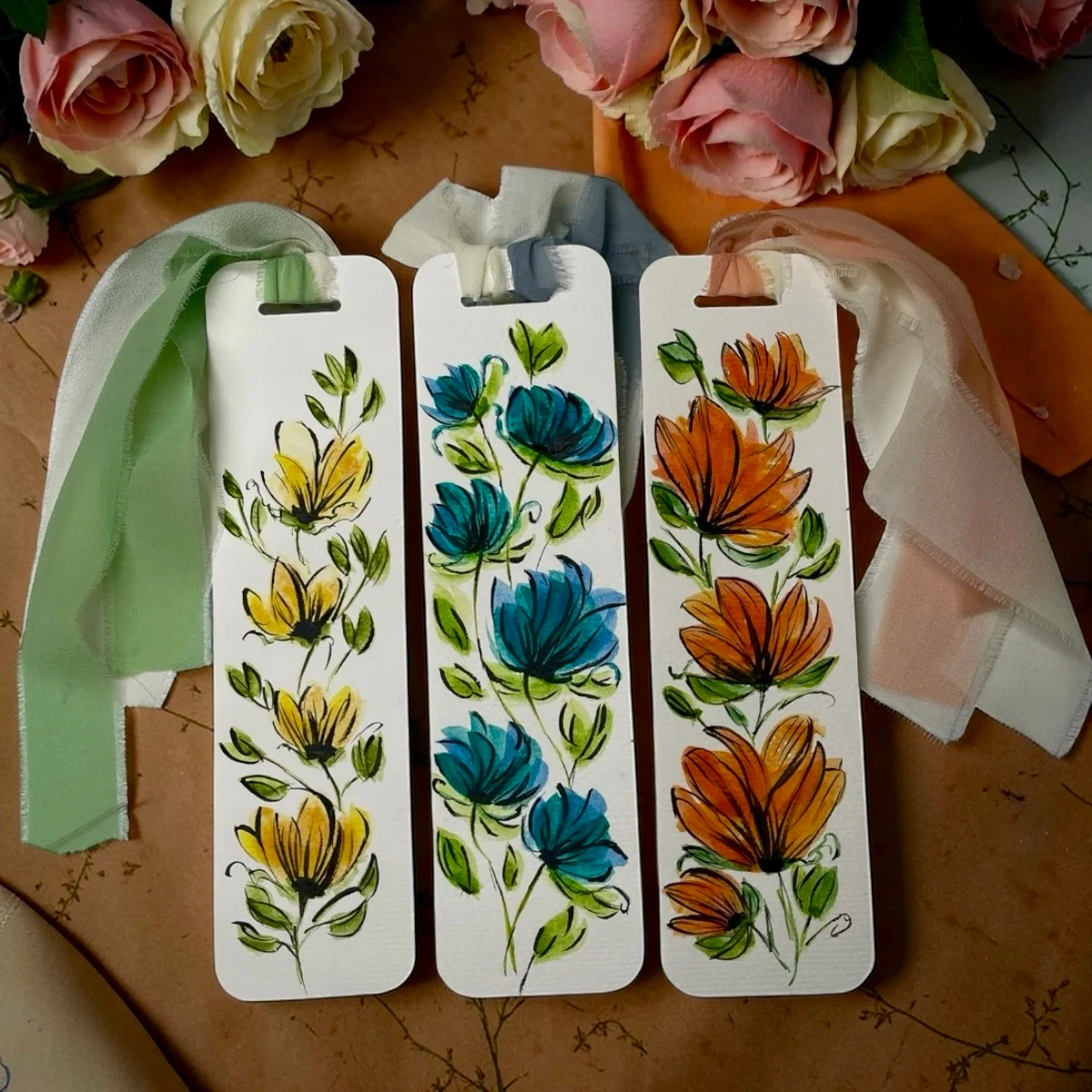 Artwork or textile design products with a specific technique and the name Premium Art – Bookmarks | Floral