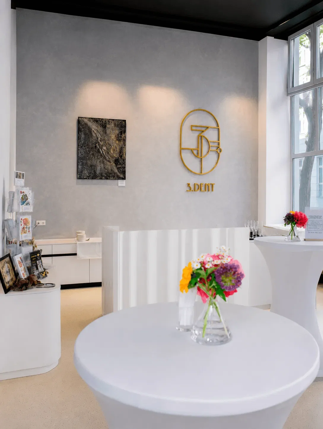 Assortment of Acrylic Art, Pouring Artwork, Textile Design Products, Apaszki Scarves, and Pareo in Gallery Showcase