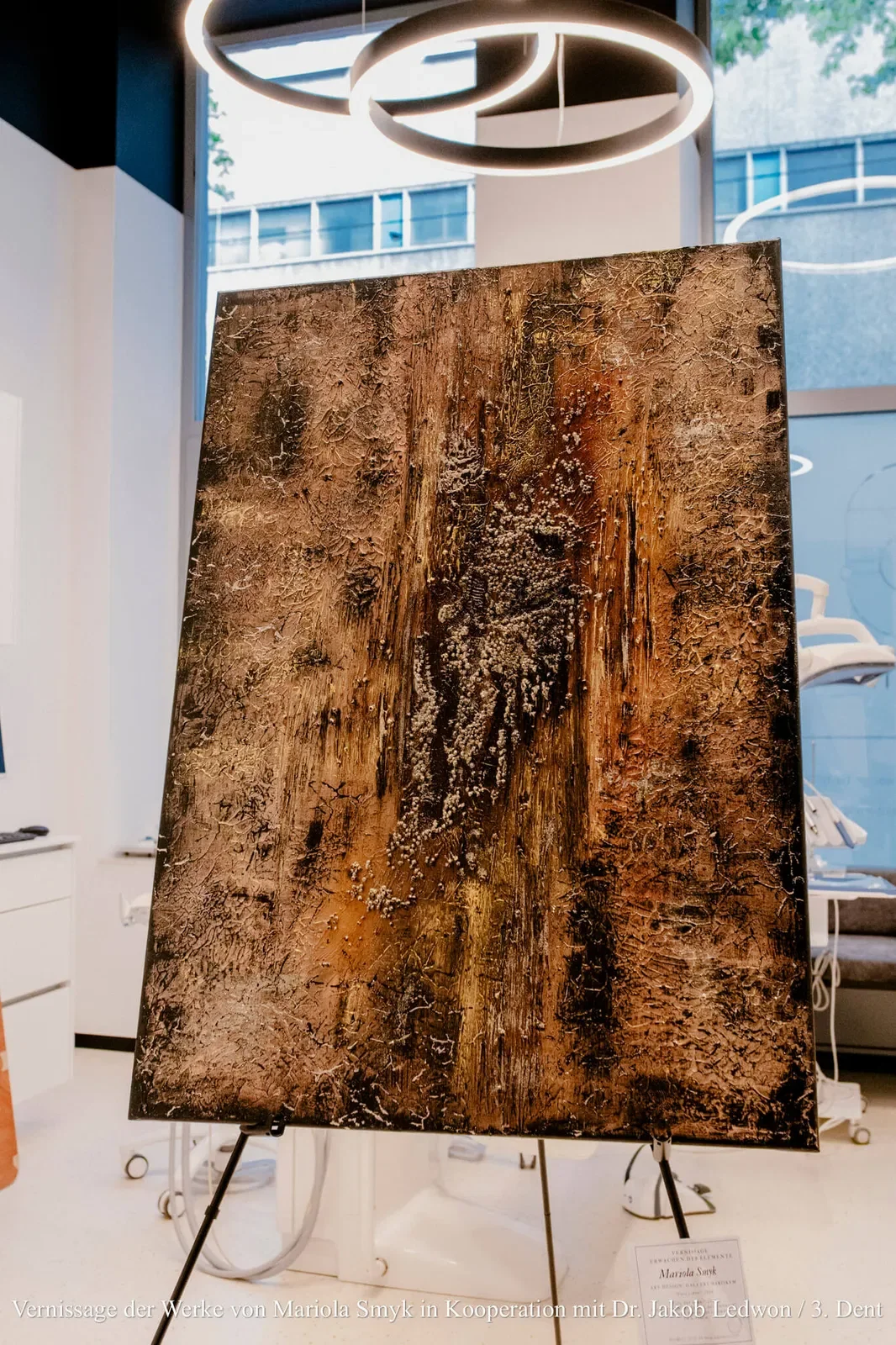 Artwork or textile design products with a specific technique and the name „Puls ziemi" 2026